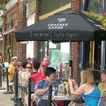 Canalside Restaurant, Inn & Kitchen Store Port Colborne Buitenkant foto