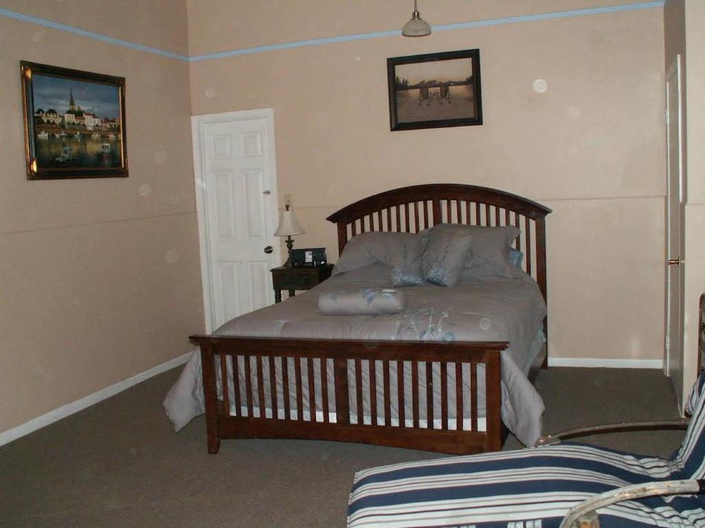 Canalside Restaurant, Inn & Kitchen Store Port Colborne Kamer foto