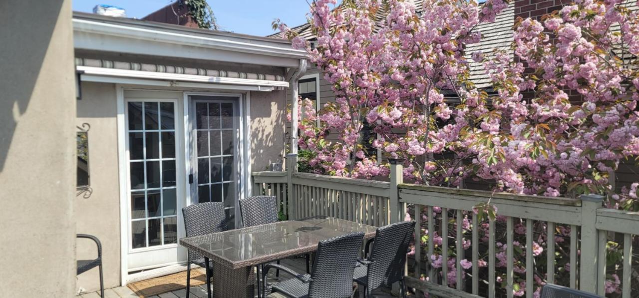 Canalside Restaurant, Inn & Kitchen Store Port Colborne Buitenkant foto