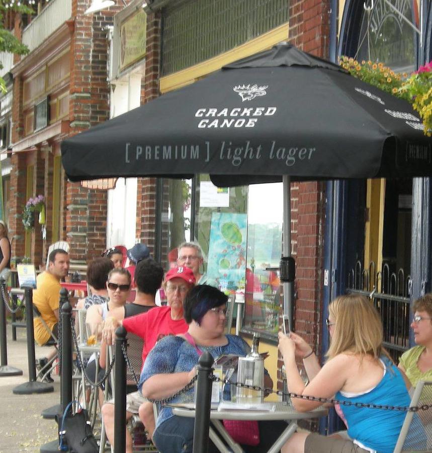 Canalside Restaurant, Inn & Kitchen Store Port Colborne Buitenkant foto