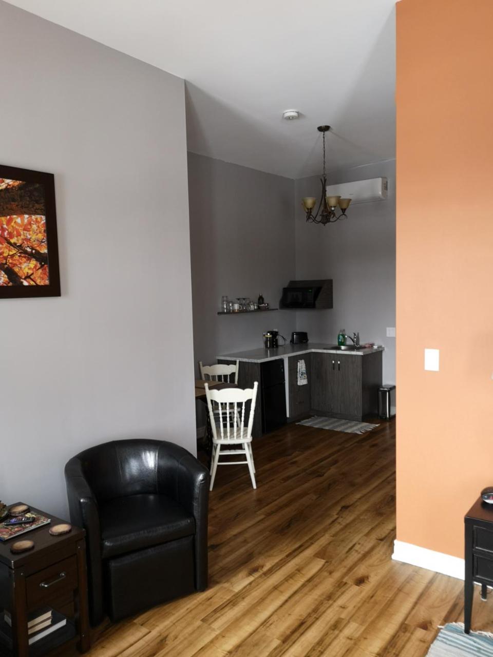 Canalside Restaurant, Inn & Kitchen Store Port Colborne Buitenkant foto